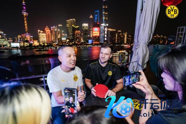 波尔和樊振东暖锅话友情 乒乓激情高出国界